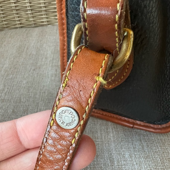 Vintage Dooney & Bourke Essex Crossbody AWL Bag - Picture 5 of 15